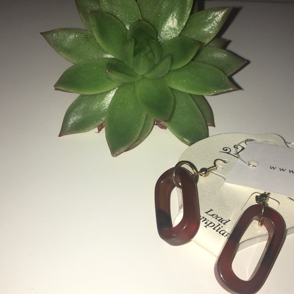 Tortoise design plastic hanging earrings BRAND NEW